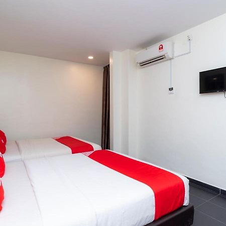 Oyo 44095 Bluewater Hotel Mersing Exterior photo